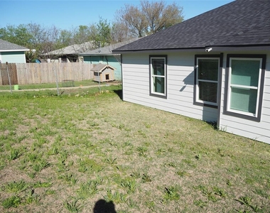 1220 Elva Warren Street - Photo Thumbnail 19