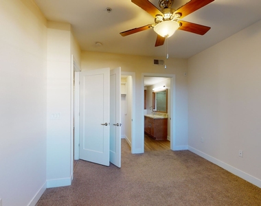 7521 Edinger Avenue - Photo Thumbnail 4