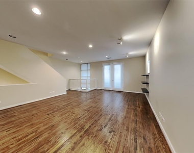 2914 Woodside Street - Photo Thumbnail 1