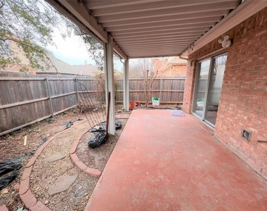 738 Ridgemont Drive - Photo Thumbnail 20