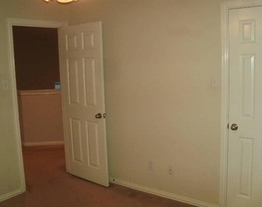 10354 Waterbury Drive - Photo Thumbnail 9