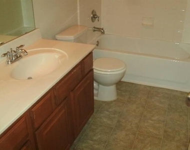 10354 Waterbury Drive - Photo Thumbnail 5