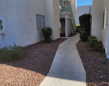 2725 S Nellis Boulevard - Photo Thumbnail 4