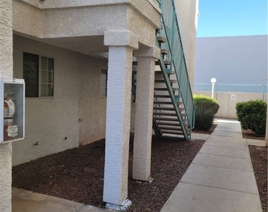 2725 S Nellis Boulevard - Photo Thumbnail 5