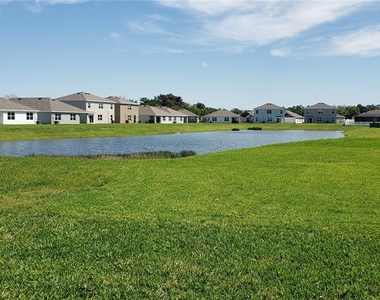 2201 Citrus Breeze Drive - Photo Thumbnail 5