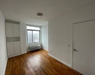 184 Noll Street - Photo Thumbnail 6