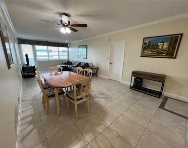 3725 S Ocean Dr - Photo Thumbnail 1