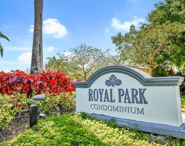 105 Royal Park Dr - Photo Thumbnail 0