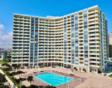 3180 S Ocean Dr - Photo Thumbnail 12