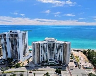 3180 S Ocean Dr - Photo Thumbnail 9