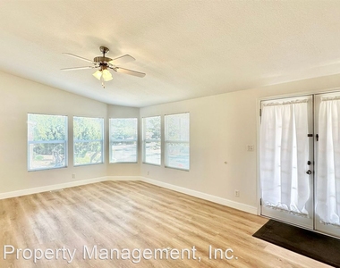 525 West El Norte Parkway Spc 61 - Photo Thumbnail 9