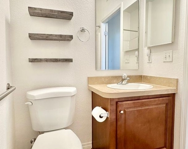 525 West El Norte Parkway Spc 61 - Photo Thumbnail 22