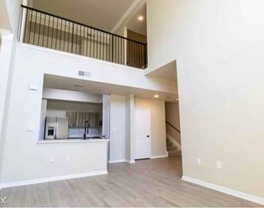 4111 Fannin St 413 - Photo Thumbnail 0