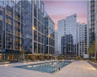 135 Seaport Boulevard - Photo Thumbnail 16