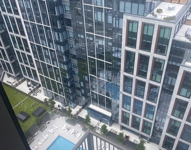 135 Seaport Boulevard - Photo Thumbnail 17