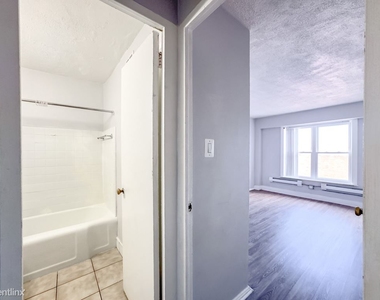 7333 N. Ridge, Unit A115 - Photo Thumbnail 6