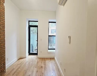 631 East 6th Street - Photo Thumbnail 7