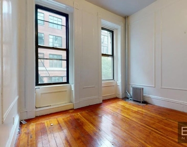 158 West 15th Street - Photo Thumbnail 1