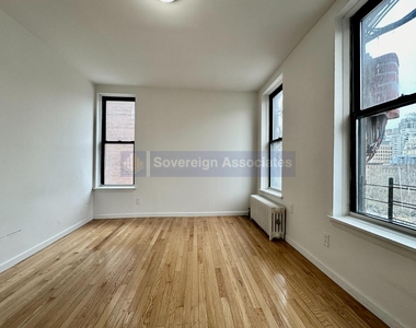 401 East 68th Street - Photo Thumbnail 2