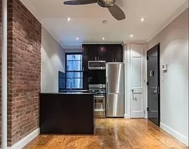 438 West 52nd Street - Photo Thumbnail 1