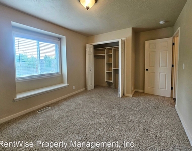 7347 E Nottingham Lane - Photo Thumbnail 9