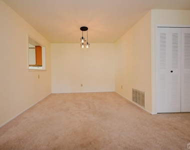 311 Towne Drive - Photo Thumbnail 23