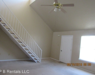 6813 Nw Willow Springs Dr. - Photo Thumbnail 3