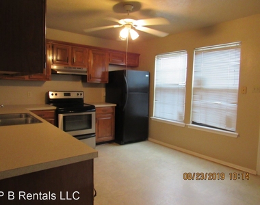 6813 Nw Willow Springs Dr. - Photo Thumbnail 5