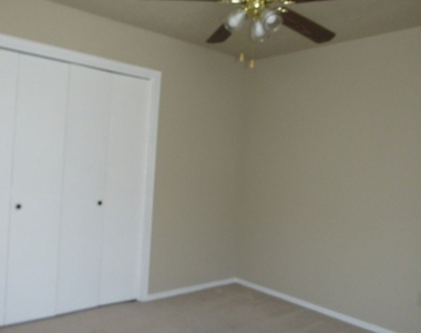 6813 Nw Willow Springs Dr. - Photo Thumbnail 20