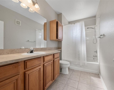 6111 Metrowest Boulevard - Photo Thumbnail 15