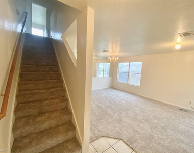 2405 Napier Dr - Photo Thumbnail 9