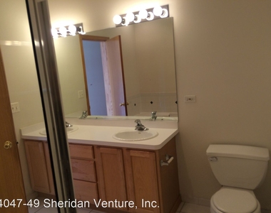 4047-4049 N. Sheridan Road - Photo Thumbnail 13