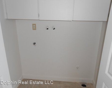 410 Sw Fall St. - Photo Thumbnail 2