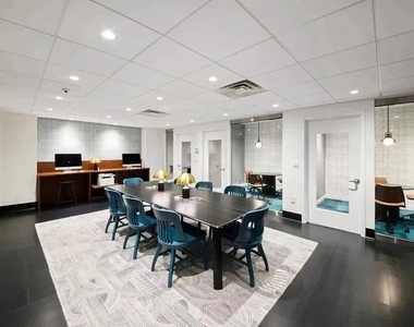 10 Hanover Square - Photo Thumbnail 9