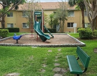 7830 Nw 6th St - Photo Thumbnail 1