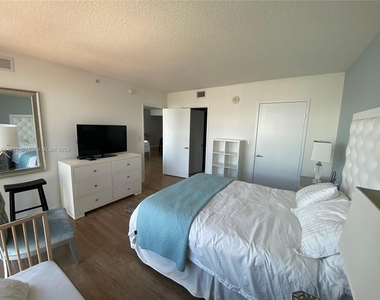 150 Sunny Isles Blvd - Photo Thumbnail 18