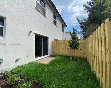 2731 Nw 55th Way - Photo Thumbnail 21