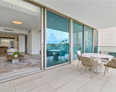 10203 Collins Ave - Photo Thumbnail 28