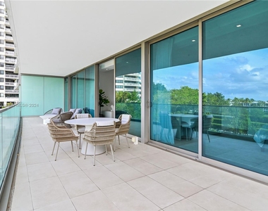 10203 Collins Ave - Photo Thumbnail 27