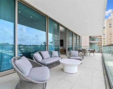 10203 Collins Ave - Photo Thumbnail 26