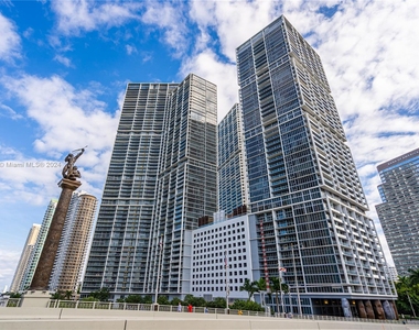 495 Brickell Ave - Photo Thumbnail 0