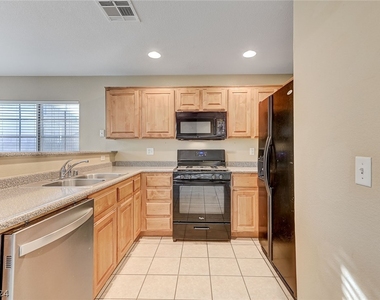 10567 Pueblo Springs Street - Photo Thumbnail 11