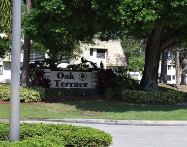 4317 Oak Terrace Drive - Photo Thumbnail 16