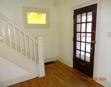 215 E Jenkins Avenue - Photo Thumbnail 9