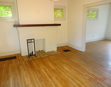 215 E Jenkins Avenue - Photo Thumbnail 10