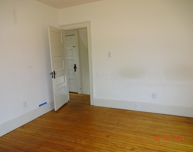 215 E Jenkins Avenue - Photo Thumbnail 25