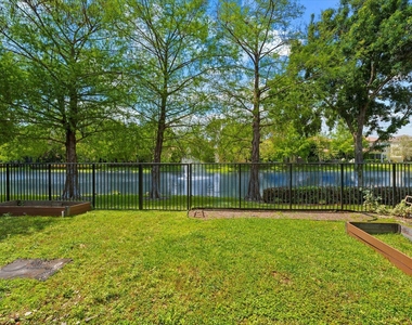 1090 Grove Park Circle - Photo Thumbnail 29