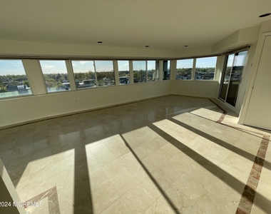 525 Ocean Boulevard - Photo Thumbnail 2