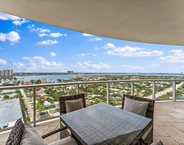 2700 N Ocean Drive - Photo Thumbnail 6