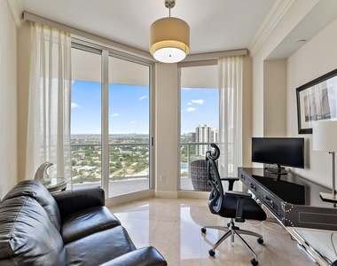 2700 N Ocean Drive - Photo Thumbnail 8